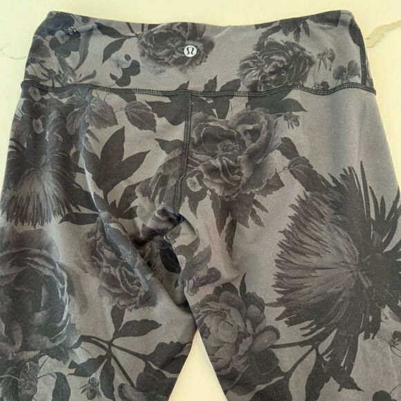Lululemon floral leggings - Picture 2 of 7